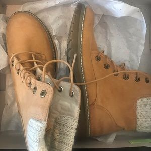 Boots with sweater material NWOB